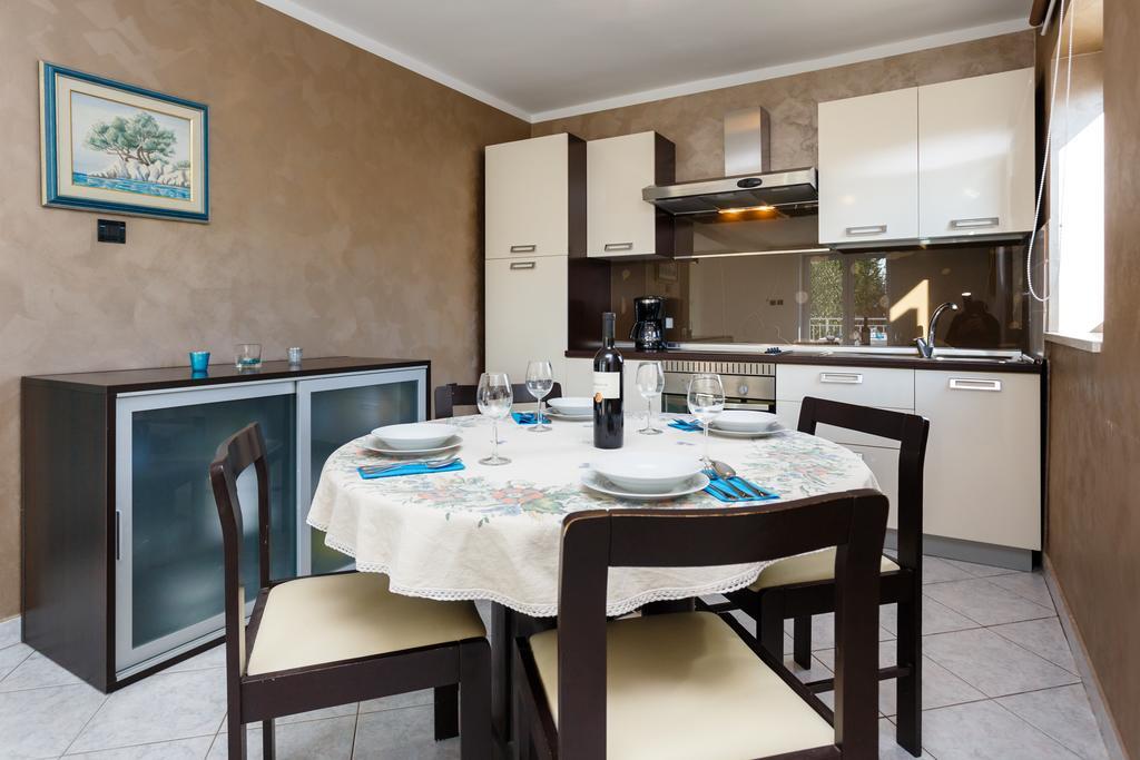 Adria Holiday Home Pinezići Exterior foto